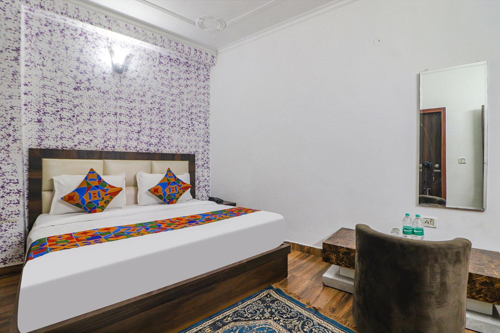 Fabexpress Sinon Hotel New Delhi Exterior photo