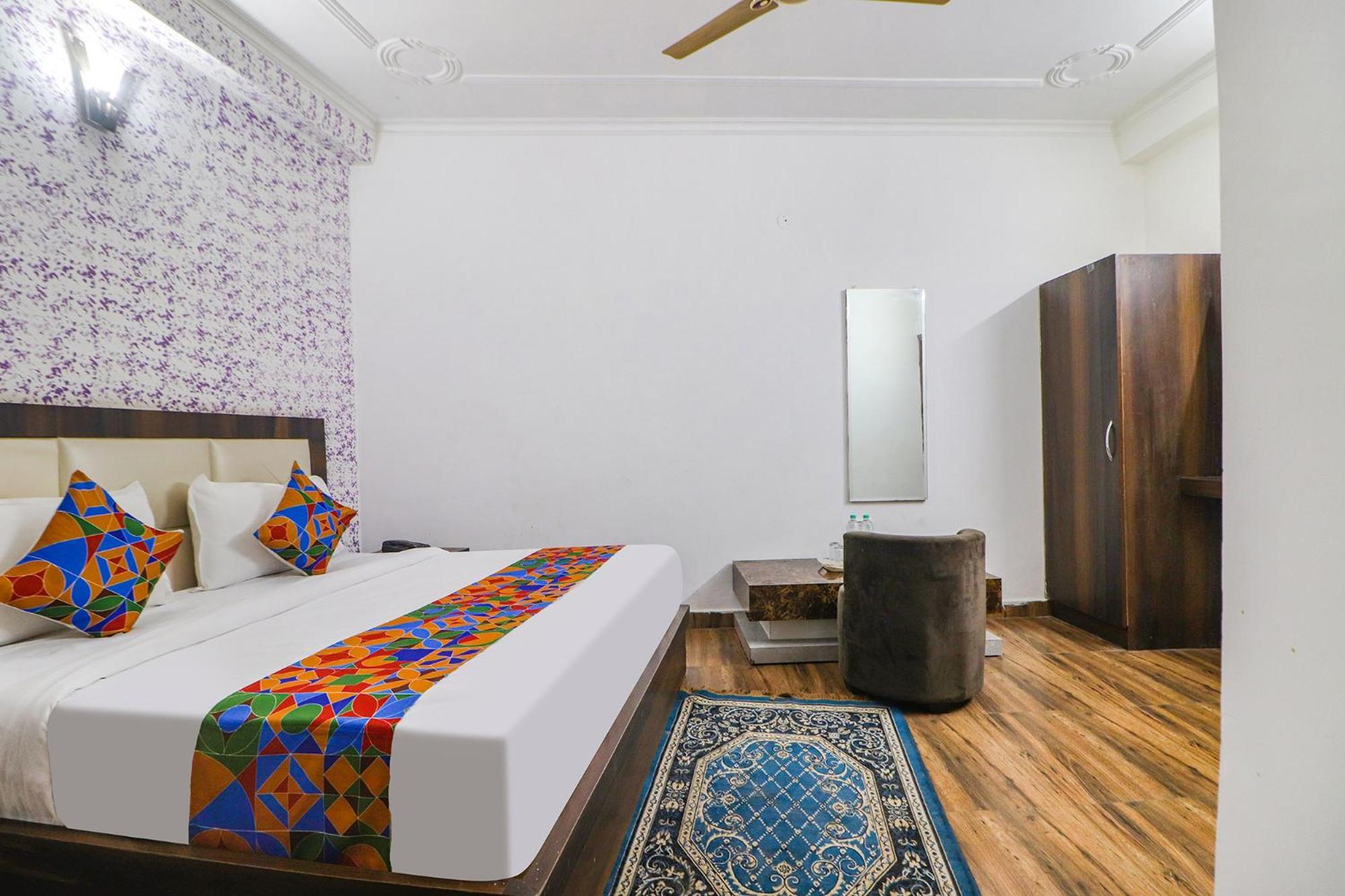 Fabexpress Sinon Hotel New Delhi Exterior photo