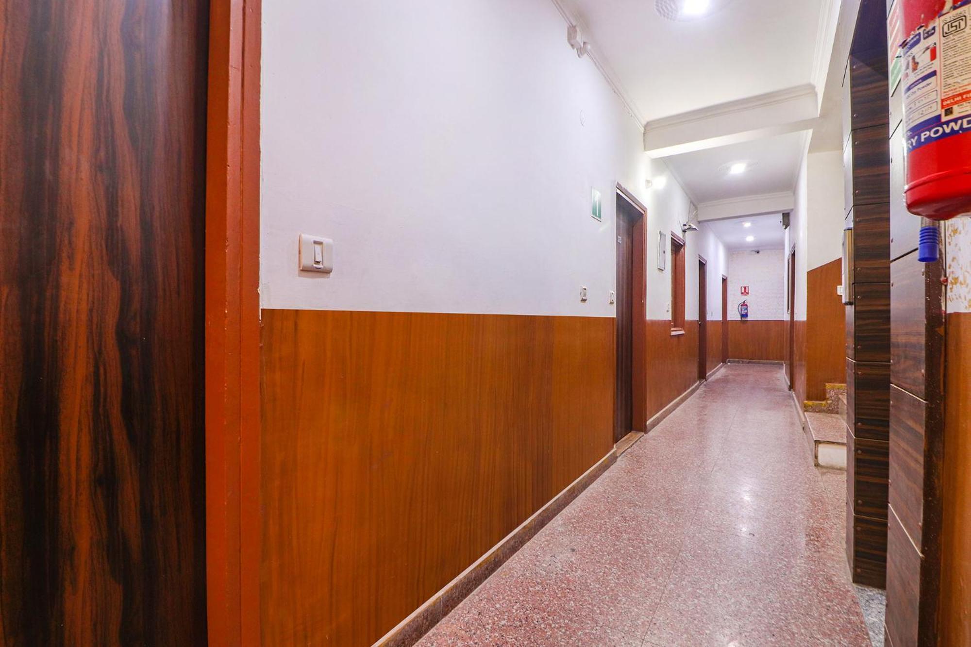 Fabexpress Sinon Hotel New Delhi Exterior photo