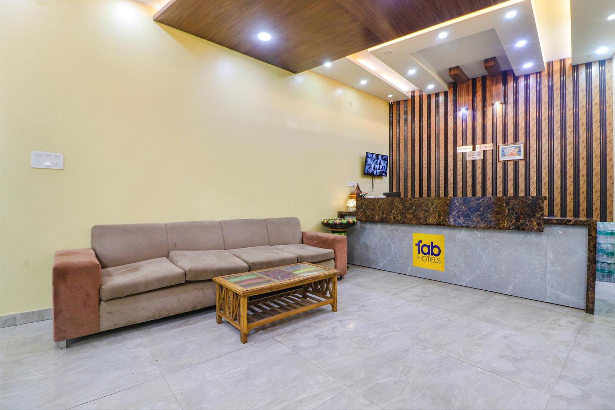 Fabexpress Sinon Hotel New Delhi Exterior photo