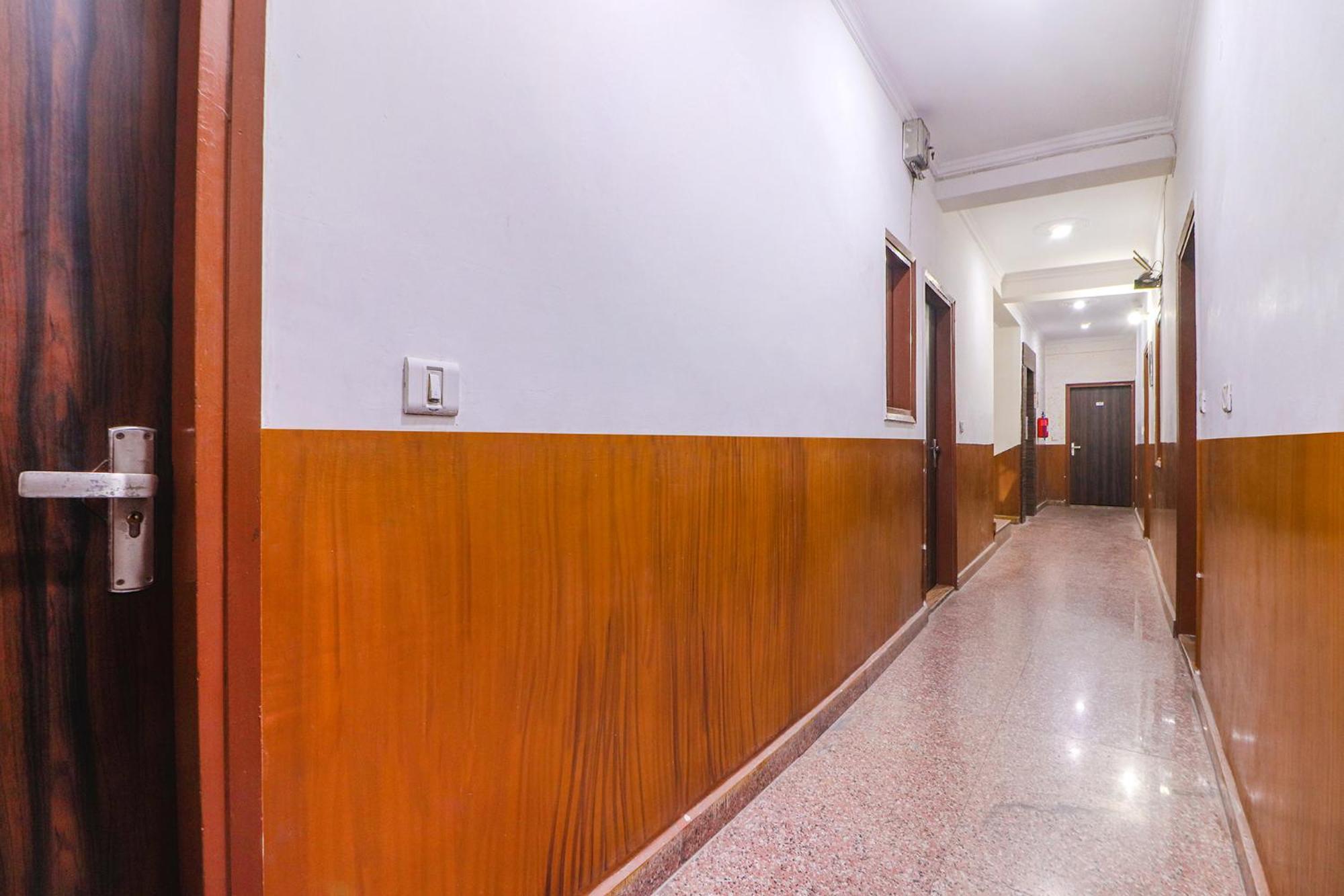 Fabexpress Sinon Hotel New Delhi Exterior photo