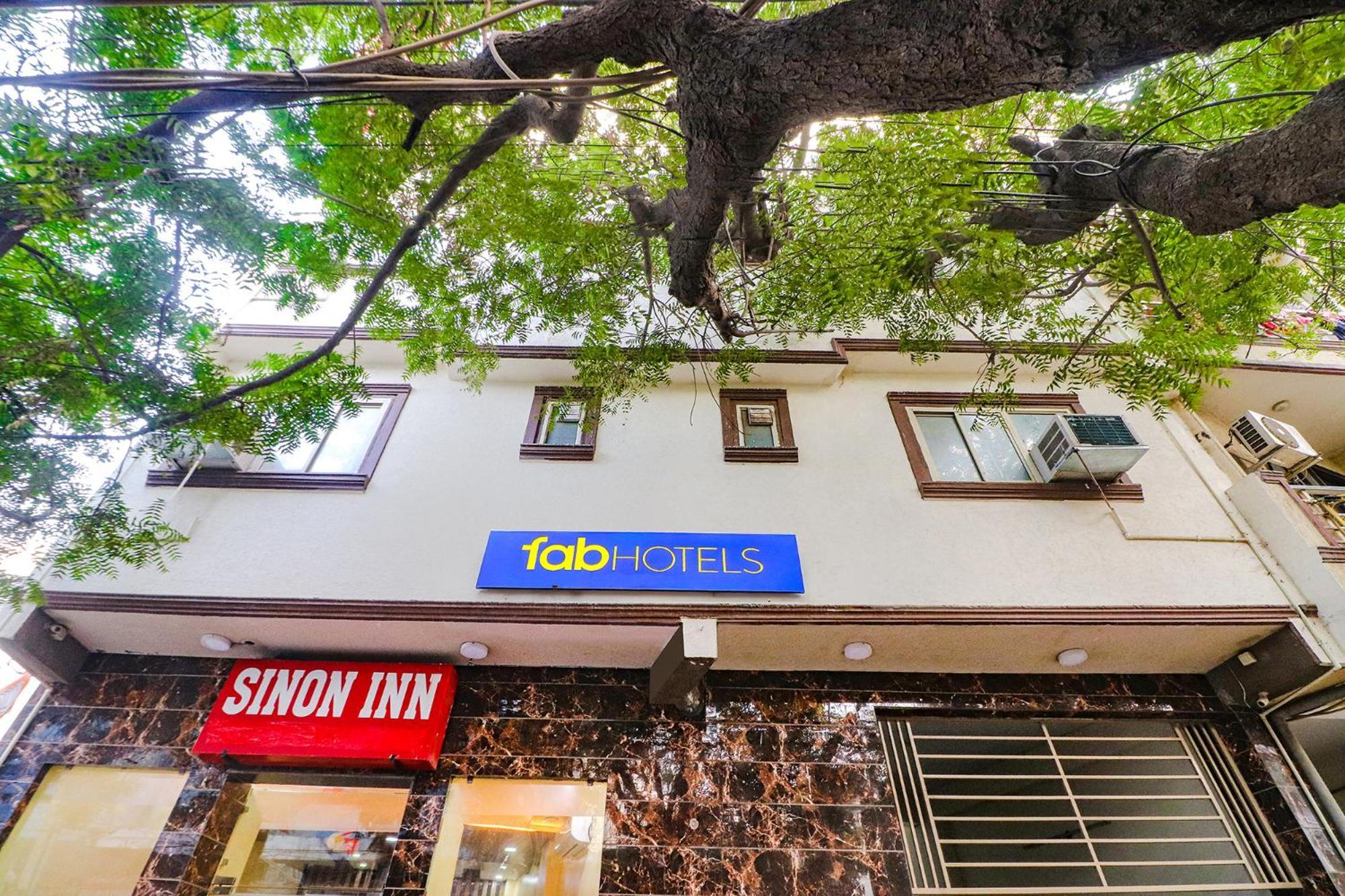 Fabexpress Sinon Hotel New Delhi Exterior photo